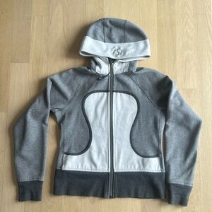 Lululemon Scuba Hoodie – Gray & White, Women’s Size 8 (Classic Style)